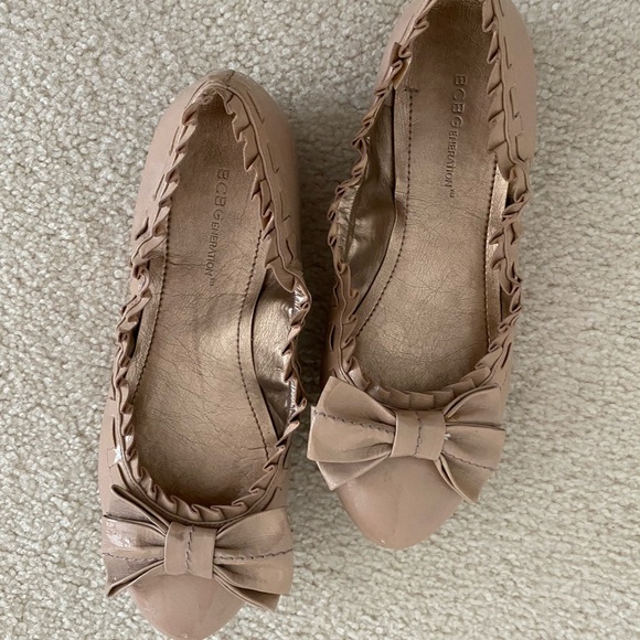 Shoe - Picture 1 of 1